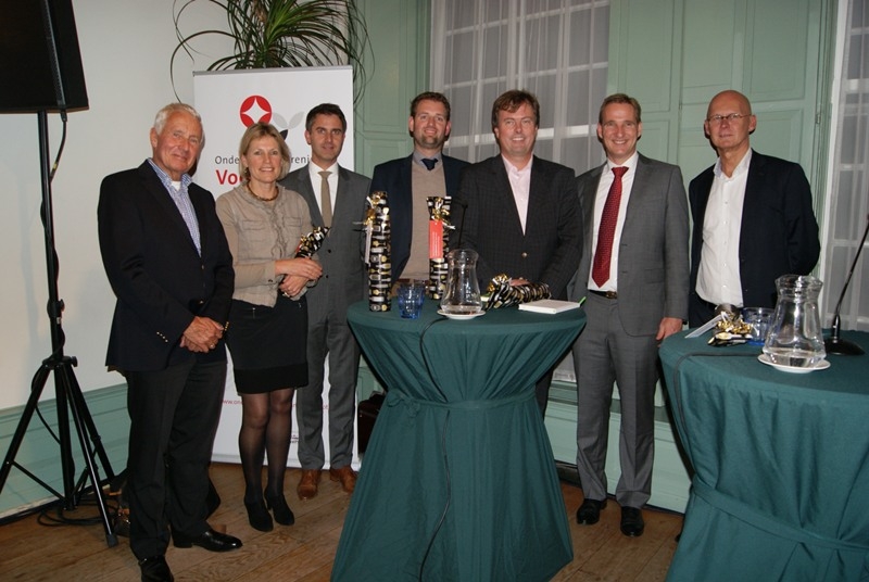 Het panel met vlnr. Ad Kruyt, Carine van Wessem, Bart van Twillert, Daniel Charité, Niek de Jong, Ron Drose en Frank ten Have. 